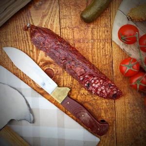 Mangalica vastagkolbász vörösáfonyával – felezett